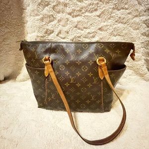 Louis Vuitton Totally mm outside pocket purse